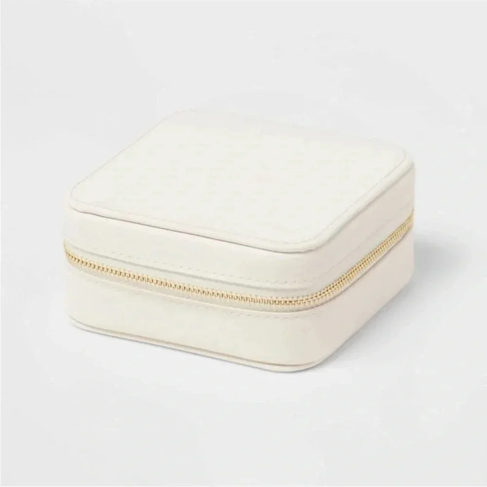 Small Travel Accessory Organizer - Picture 4 of 9